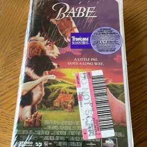 Babe Movie VHS NEW and Sealed